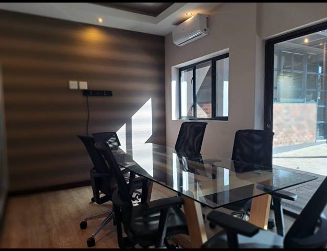 32M² OFFICE TO LET IN RAEDENE ESTATE